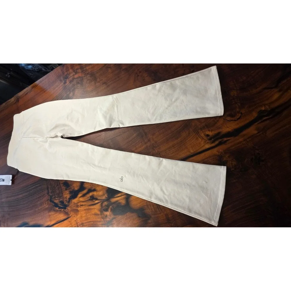 Alo Yoga Airbrush High-Waist Flutter Split Flare Streetwear Y2K Atheleisure